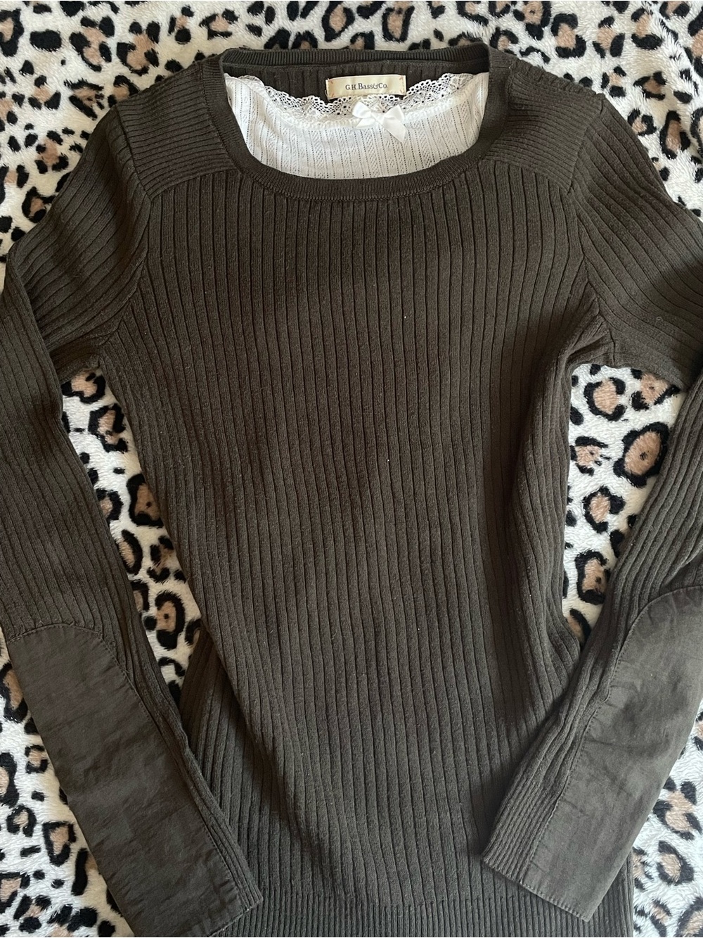 ♡ G.H. Bass & Co. Women's Olive Ribbed Scoop Neck Sweater